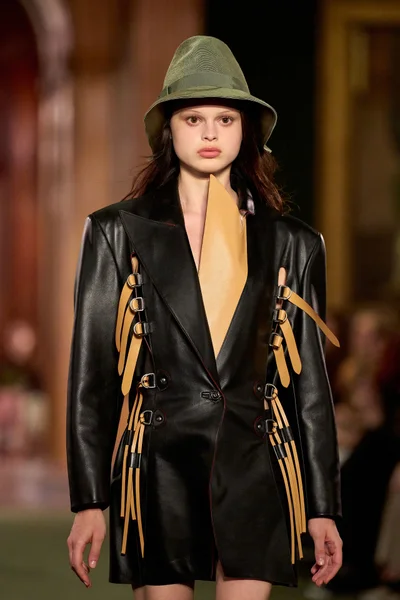 Look 43